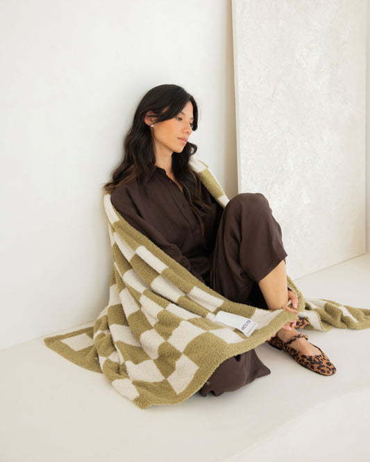THE TEDDY THROW | KHAKI BEIGE
