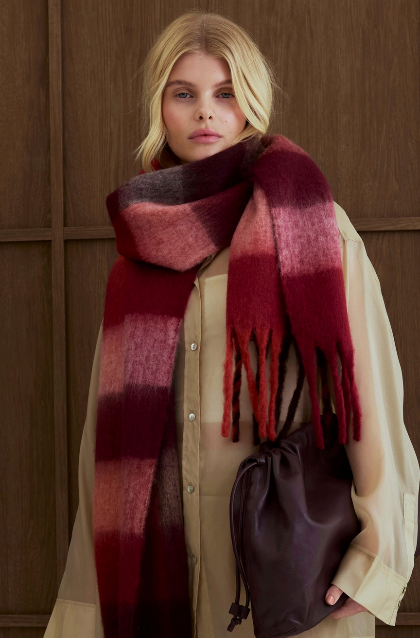 THE REYKJAVIK SCARF | WINTERBERRY BURGUNDY