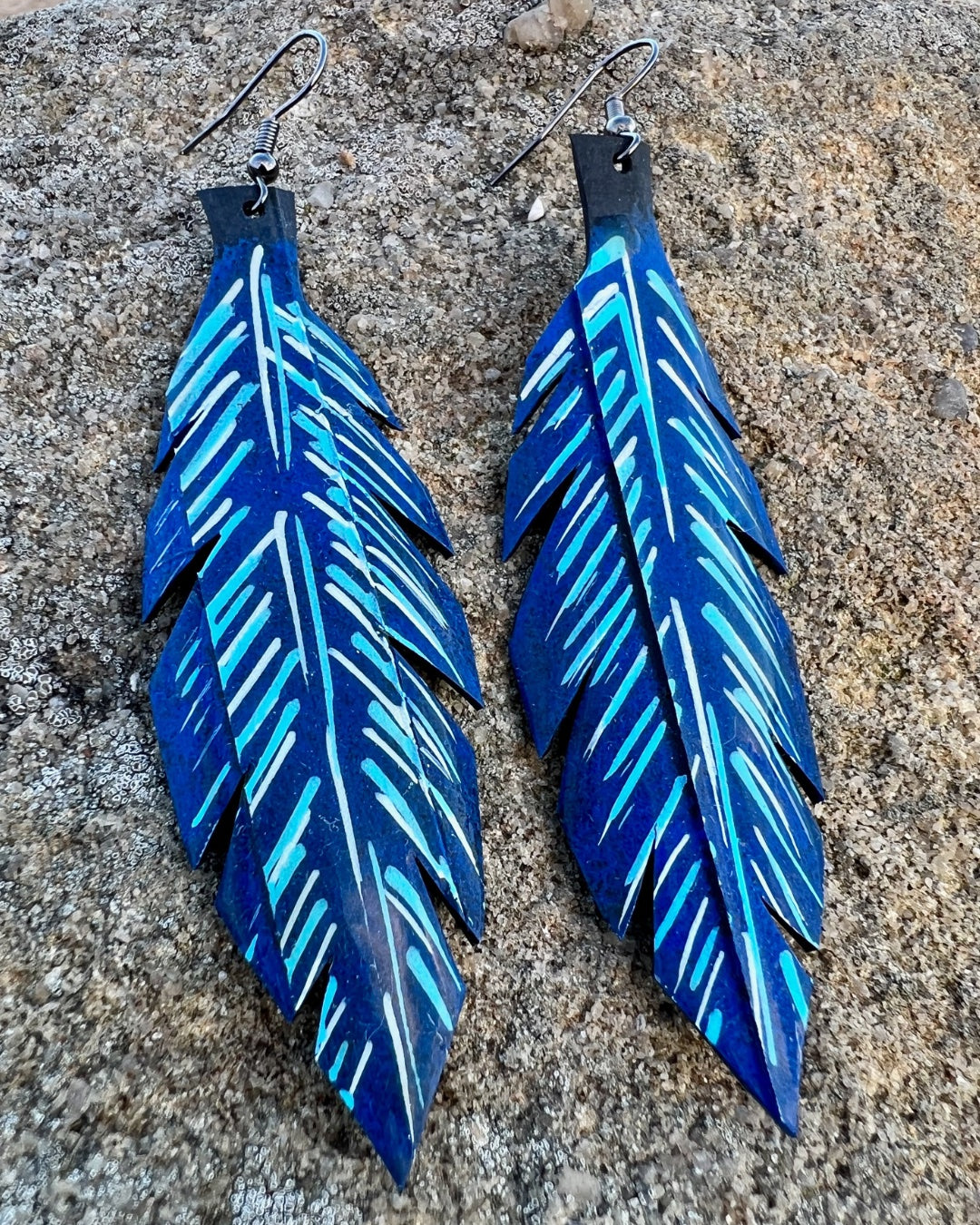 EARRINGS CRAFTED FROM INNER TUBES | BLUE LEAF